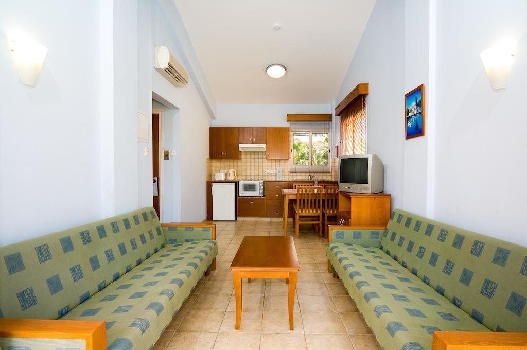 Tasia Maris Gardens Agia Napa Kamer foto