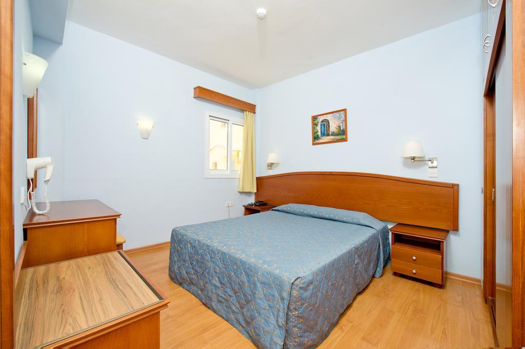 Tasia Maris Gardens Agia Napa Kamer foto